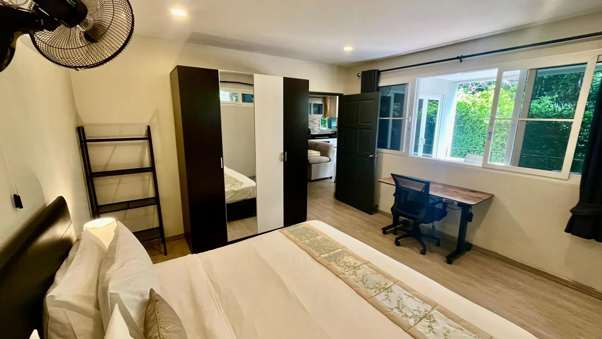 Lanta Sunshine Residence Apt 1 One Bed Apartment With Ac And Work Space Ko Lanta